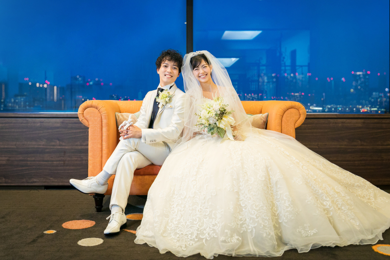 夜景をバックに