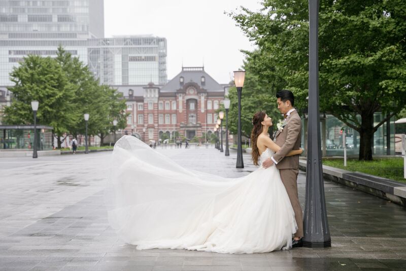 ドラマティックな1枚を、東京駅前で*