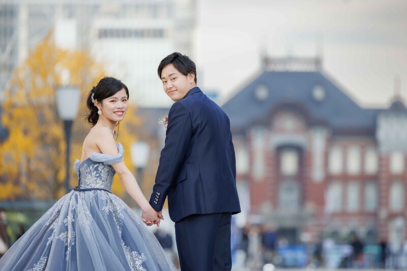 ラストは東京駅舎前で撮影を締めくくります!