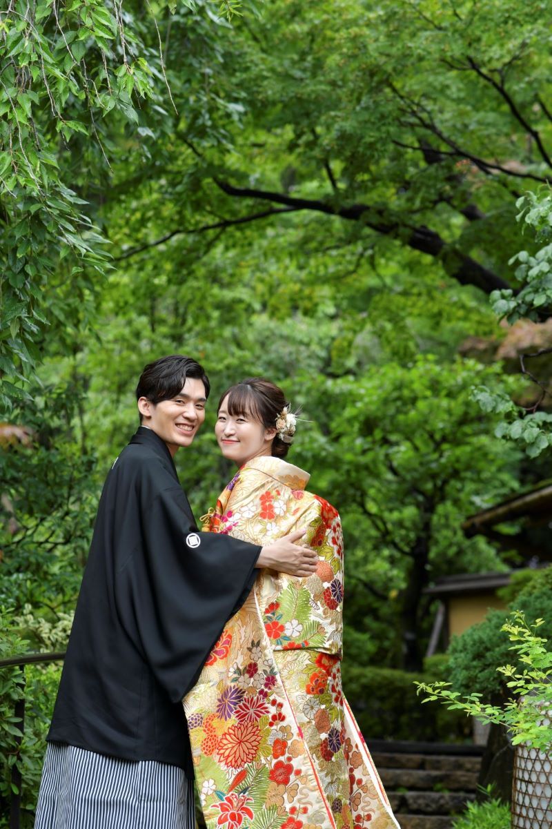 豪華な色打掛とともに