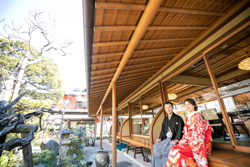 縁側のおふたり