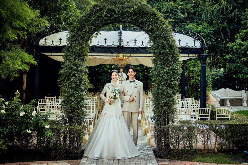 クチュールナオコ銀座本店_チャペルで撮影できる