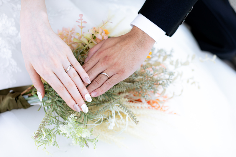 手を重ね合わせたお手元ショット