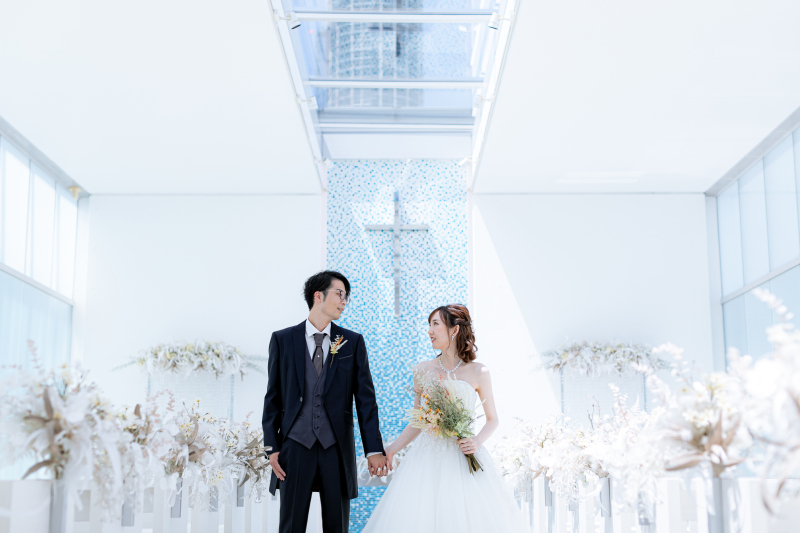 自然光が美しくおふたりを包み込みます♪