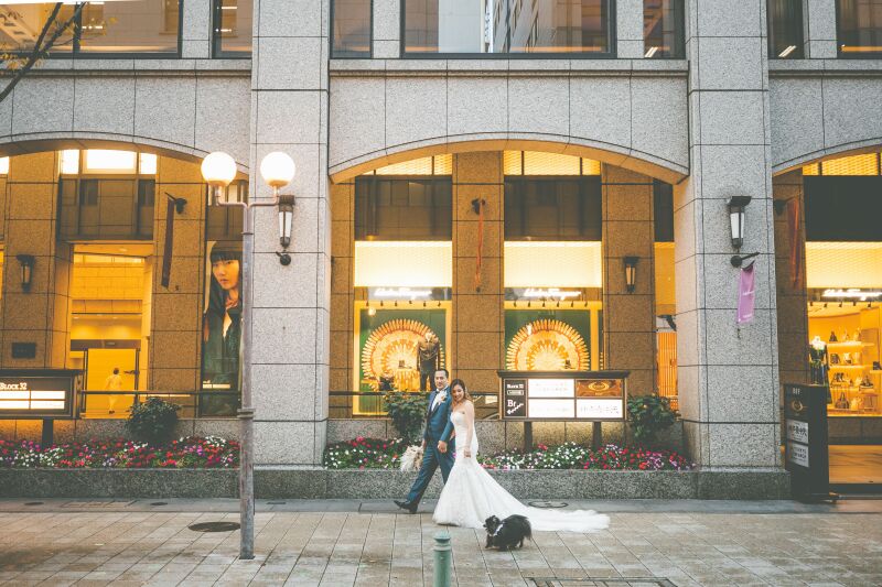 洋装に衣装チェンジして旧居留地ナイト撮影