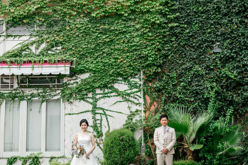 グリーンを背景に