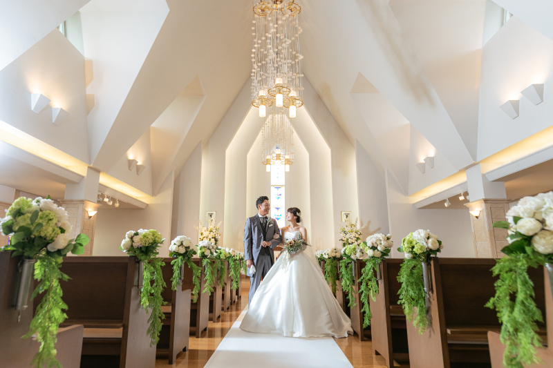 純白のチャペルで誓う永遠の愛