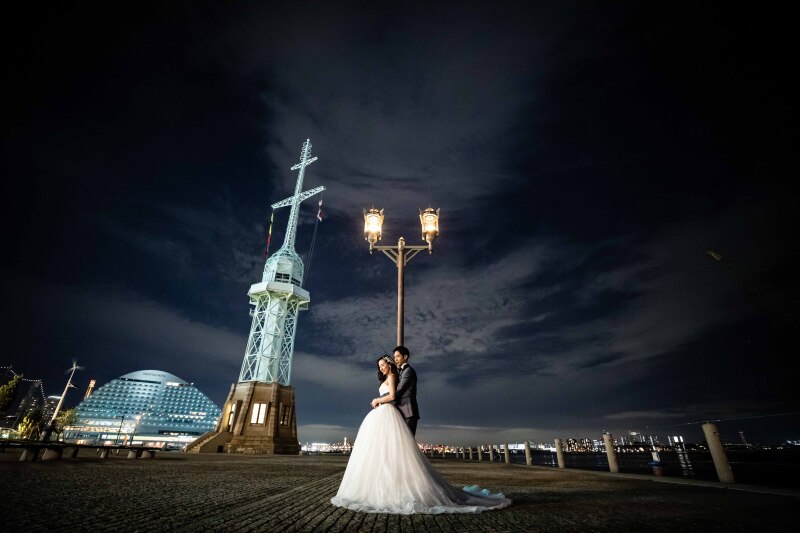 【ハーバー(ナイト)】美しいライトアップの神戸夜景フォト*ブランドドレスからセレクトできる洋装ロケプラン+データ50カット付