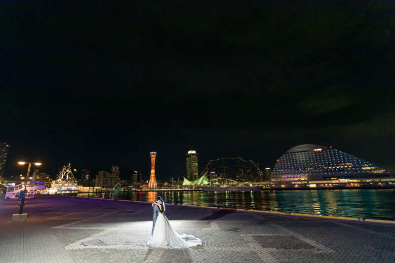【ハーバー(ナイト)】美しいライトアップの神戸夜景フォト*ブランドドレスからセレクトできる洋装ロケプラン+データ50カット付