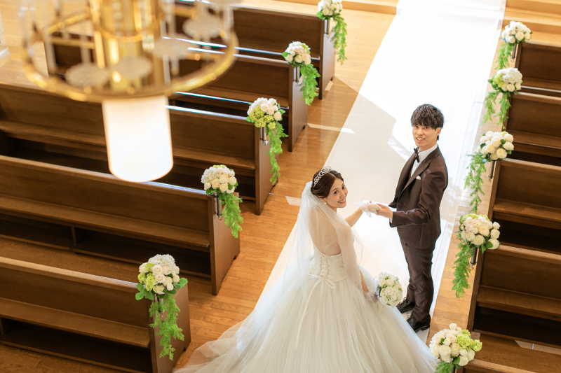 家族に見守られて｜13会場から選べる、貸切チャペルで叶えるファミリーフォトプラン【データ50カット込み】