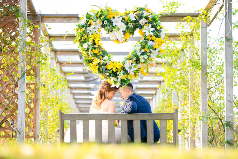  ハートのリースの下で可愛らしく♡