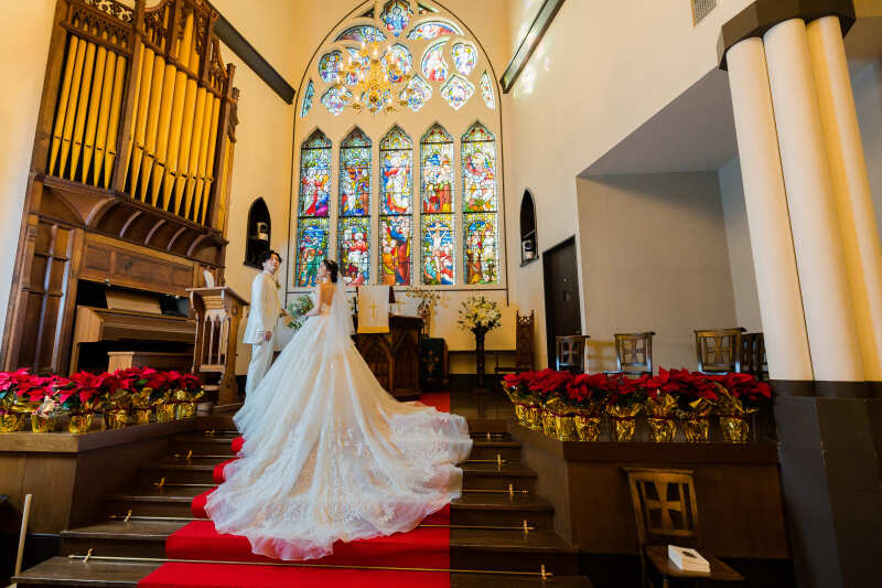 選べる7つの貸切チャペル|結婚式用ドレスで、チャペルフォトがより上質に。【洋装チャペルプラン】データ50カット付き