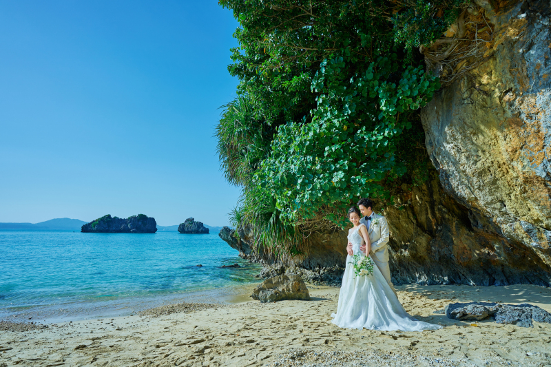 沖縄☆フォトウエディング【チャペル+ビーチ&ガーデン】衣裳+ヘアメイク+撮影データ70cut