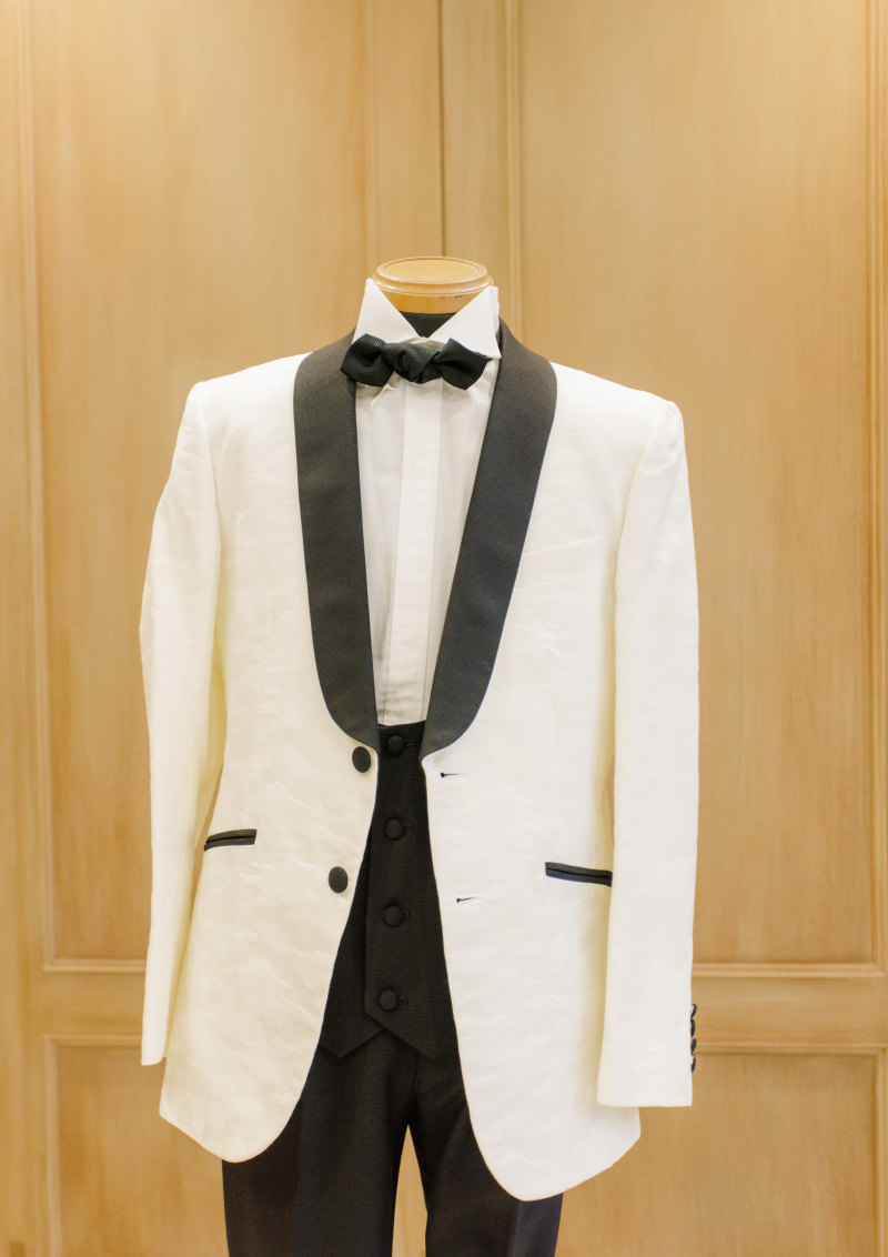 ホワイトタキシード