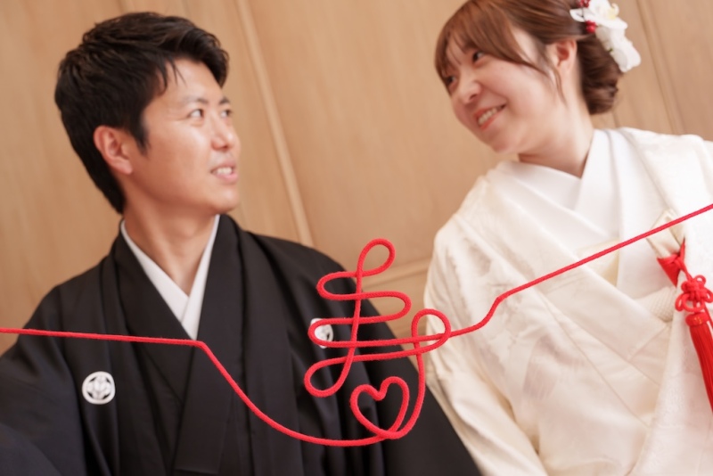 和装に映える寿のオーナメントで祝福の一枚を