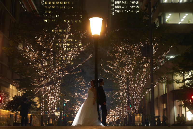 美しいイルミネーションをバックに