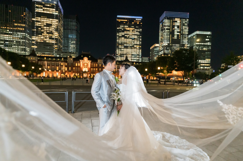 ウェディングベールが映えるドラマチックショット