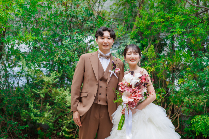 ドレスに着替えて、緑あふれるガーデンで爽やかに