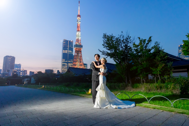 サンセットに包まれる、東京タワーの幻想的な一枚