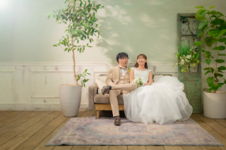 推しのキャラクターとスタジオ撮影