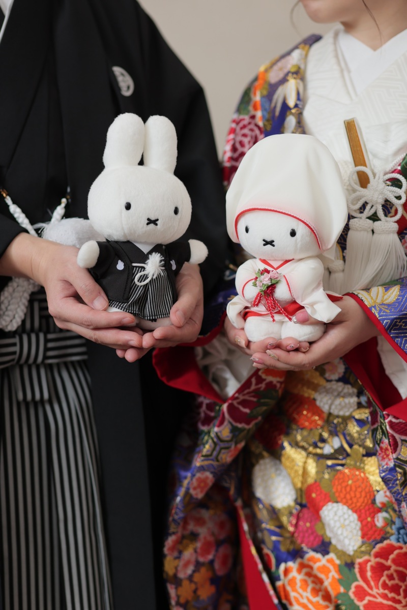 お二人の手の上にのるミッフィー！