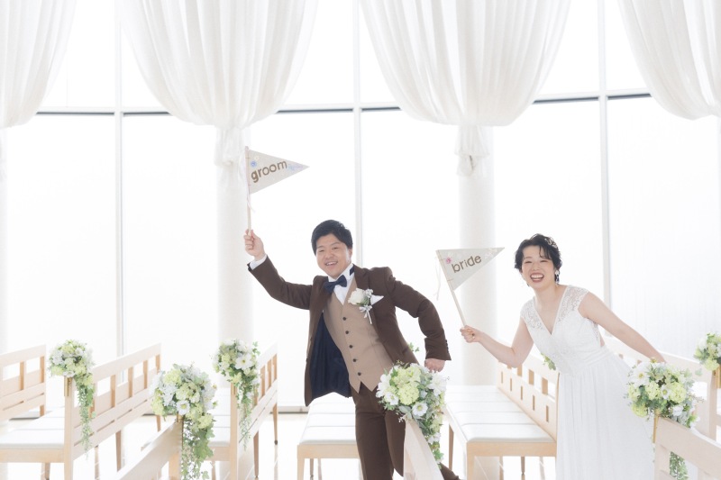groom&bride=新郎&新婦の旗と一緒に!