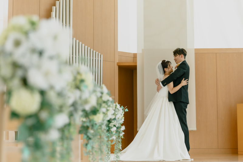 ウェディングキス？ではなくハグ！