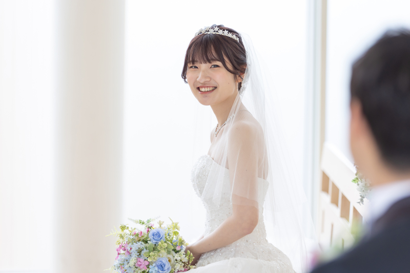 そんな新郎様を見つめる新婦様