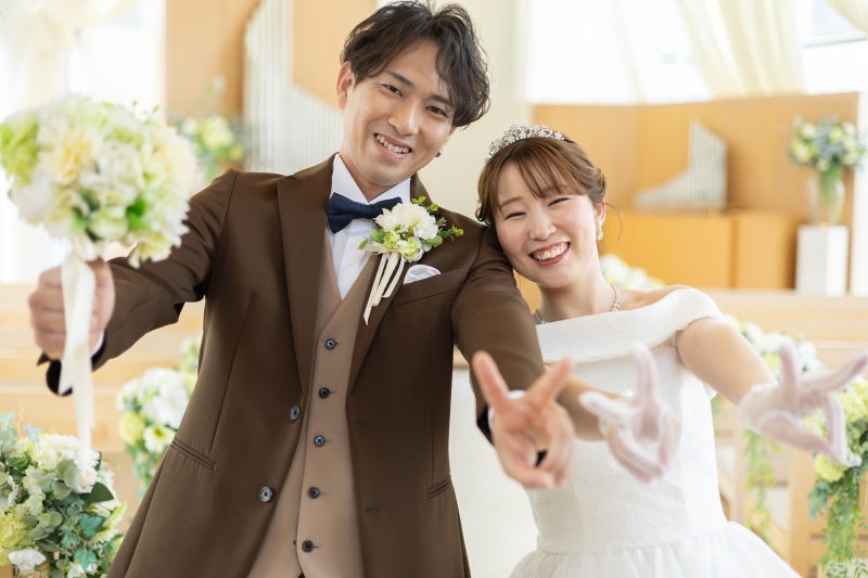 思いっきりの笑顔でダブルピース