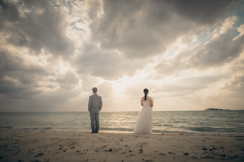 夕陽が染める二人のシルエット