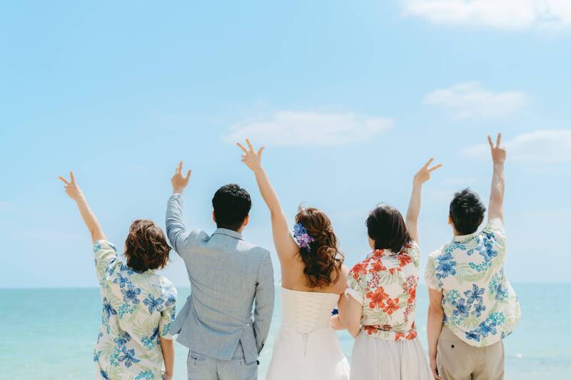 後ろ姿ショットで