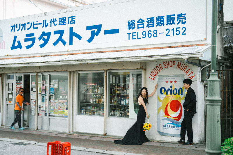 今だけ1万円OFF☆【時間内無制限で撮り放題!】☆海外の街並みのような金武町をめぐろう!沖縄本島ストリートフォトツアー☆