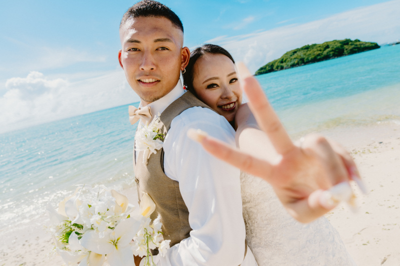 【旅行のついでにサクッと!*天然ビーチ撮影50カット*】せっかくの沖縄旅行!沖縄の海で憧れのウェディングドレスを!