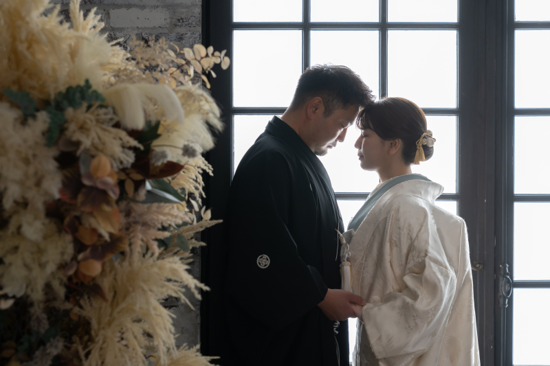 光が差し込むスタジオで