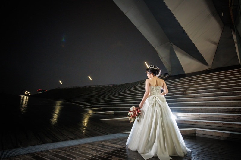 背中に現れる凛とした印象