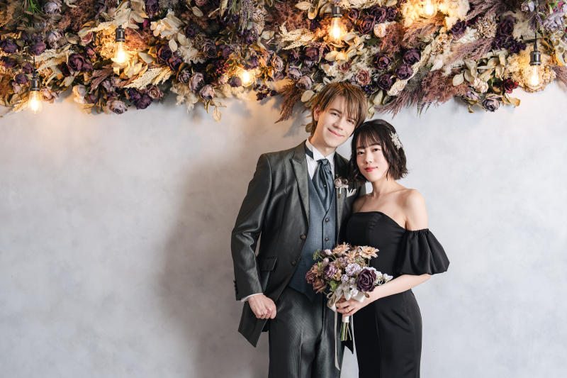 寄り添って笑顔で