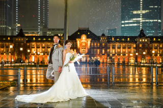 雨を見方にする素敵なお二人