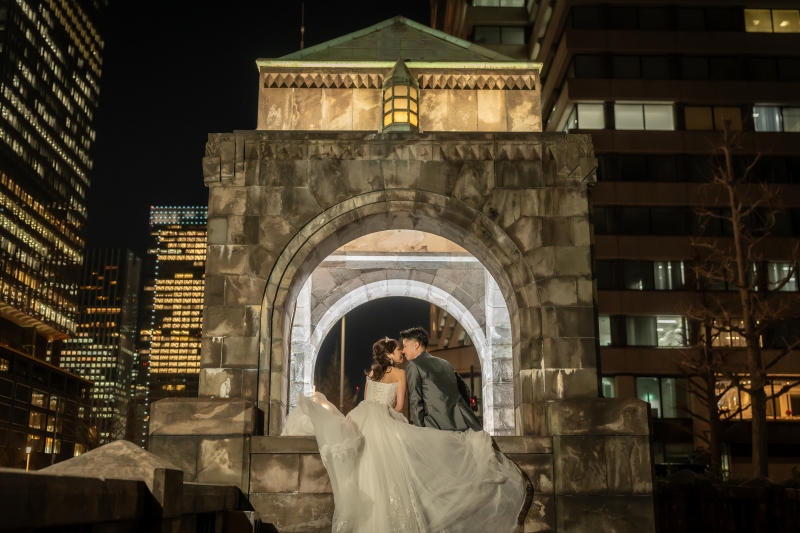 歴史ある街に響く、ふたりの誓い