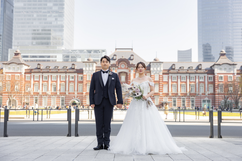 カメラ目線でのフォーマルなショット