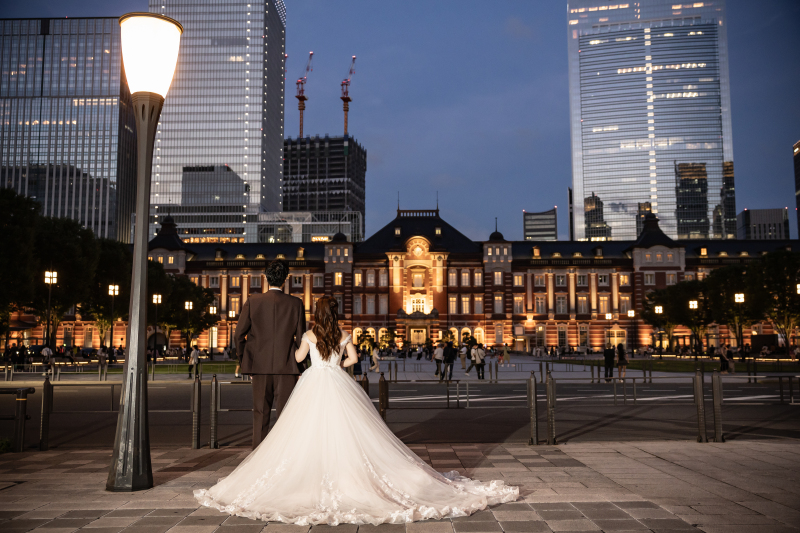 東京駅を見つめて