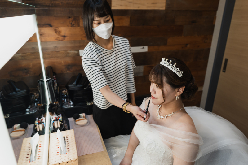 メイクルームの花嫁