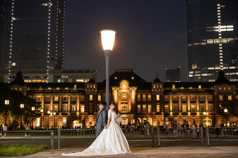 柔らかな雰囲気の東京駅+和田倉門ロケーション撮影