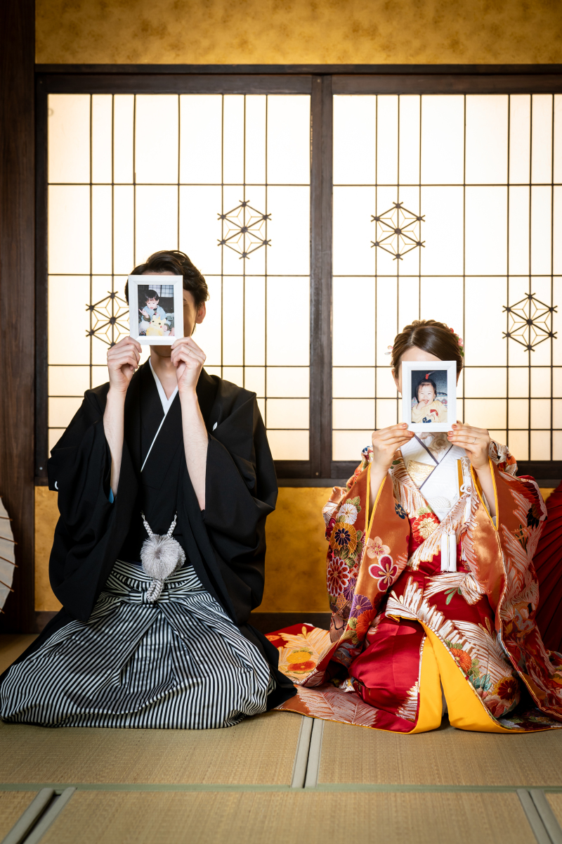 幼少期の写真を持ち寄って