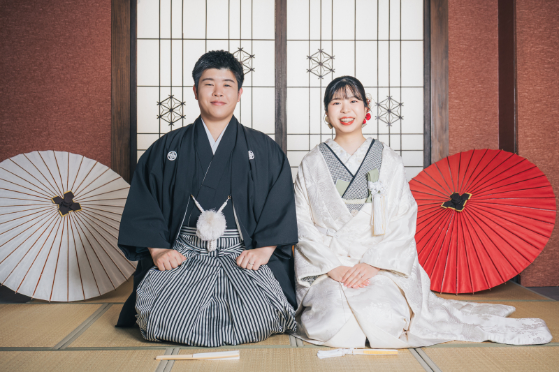 静かに並ぶ和のたたずまい
