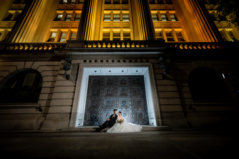 舞台のセットのような明治安田生命館