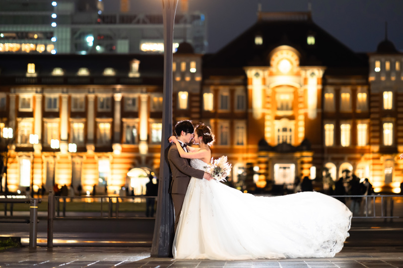 東京駅舎前で・・・