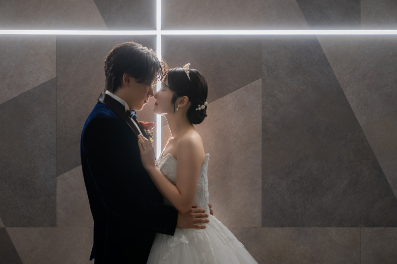 引き寄せる腕が距離を閉じる