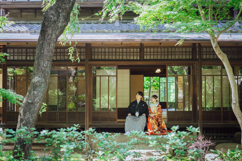 日本の美を背景に