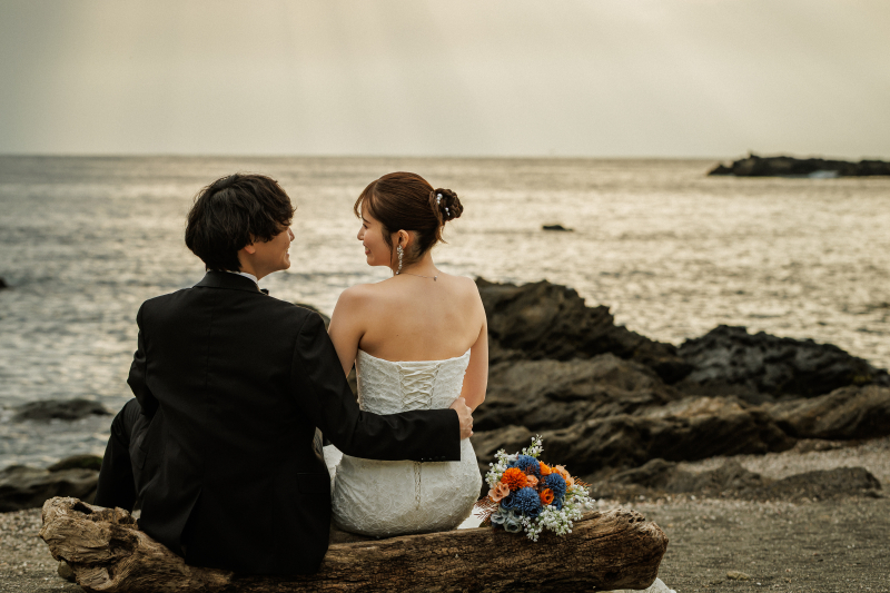 腕を回してもたれかかってるなんかいい