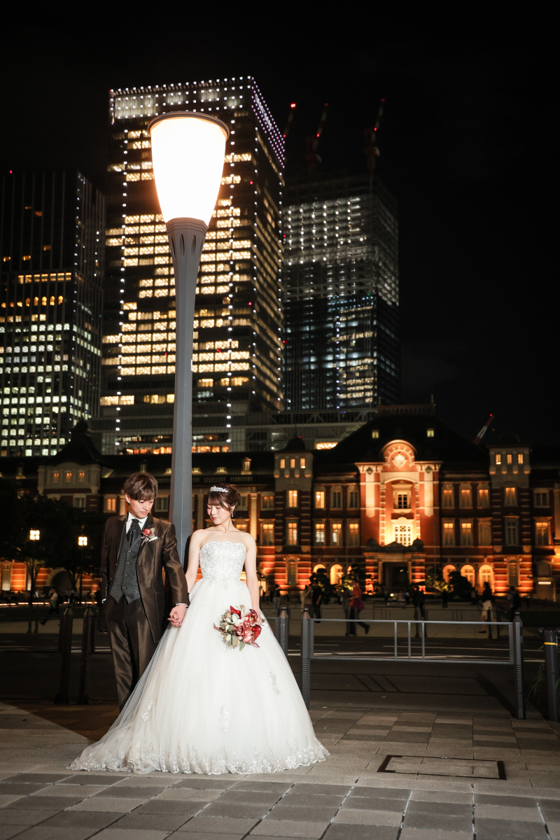 目線を繋いだ手に